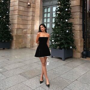 NWT House of CB Marilla Black Velvet Strapless Mini Dress